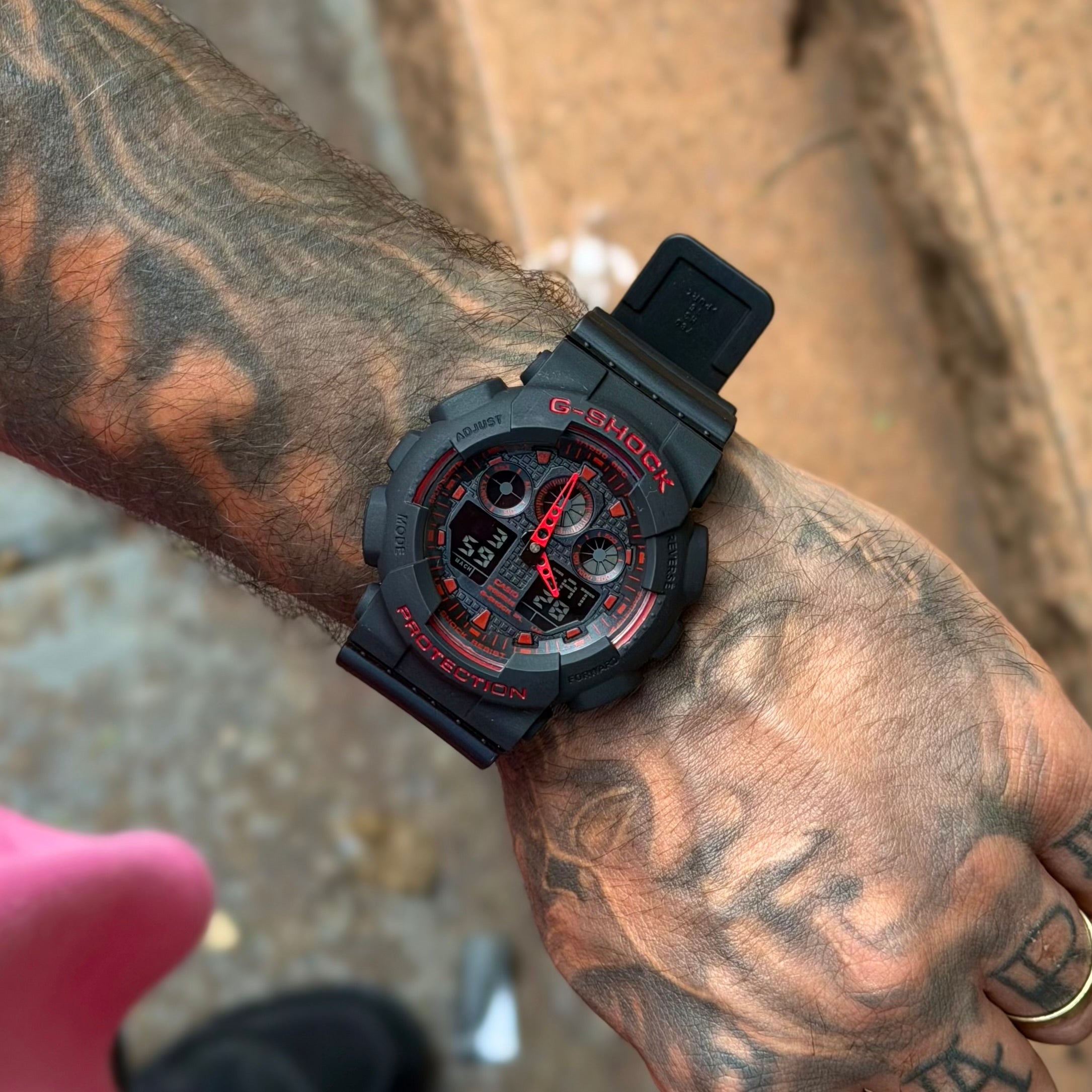G-SHOCK GA-100 ブラック/レッド G-SHOCK GA-100
